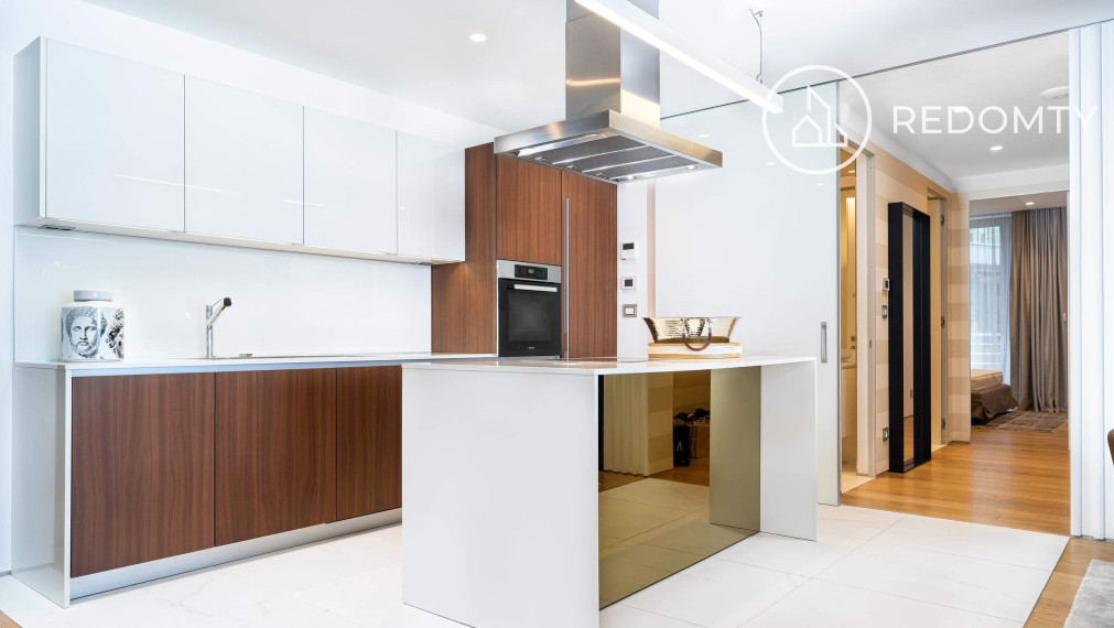 Luxusný strešný byt s terasami, s výhľadom na more, Dukley Gardens, Budva, Čierna Hora