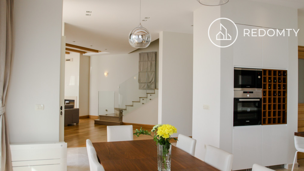 Luxusná vila s bazénom a výhľadom na more, Blizikuce, Čierna Hora