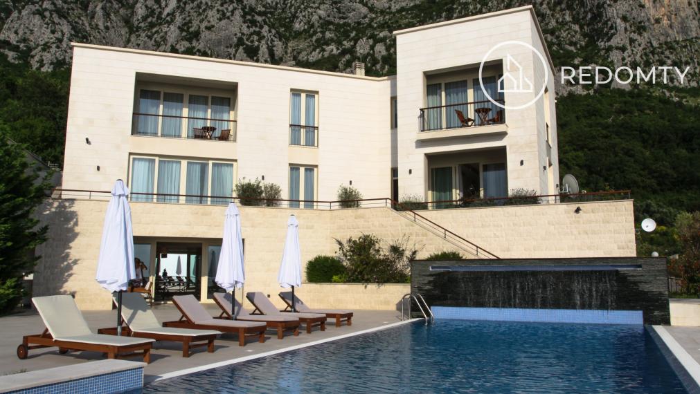 Luxusná vila s bazénom a výhľadom na more, Blizikuce, Čierna Hora
