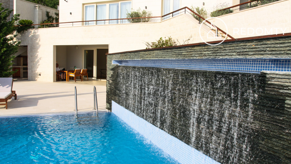 Luxusná vila s bazénom a výhľadom na more, Blizikuce, Čierna Hora