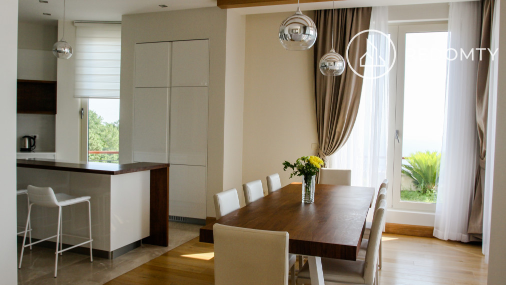 Luxusná vila s bazénom a výhľadom na more, Blizikuce, Čierna Hora