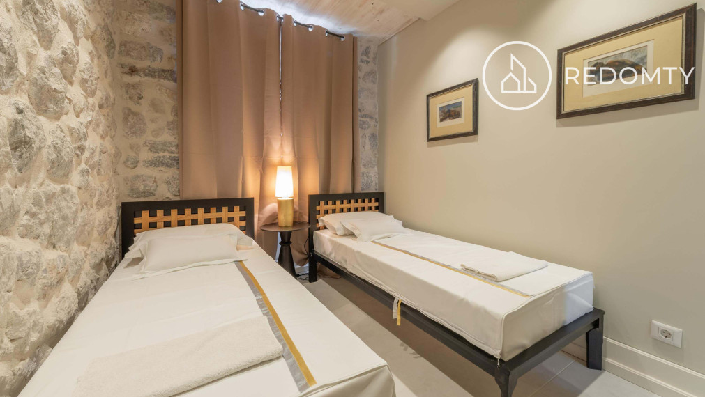 Mini hotel s bazénom Risan, Čierna Hora