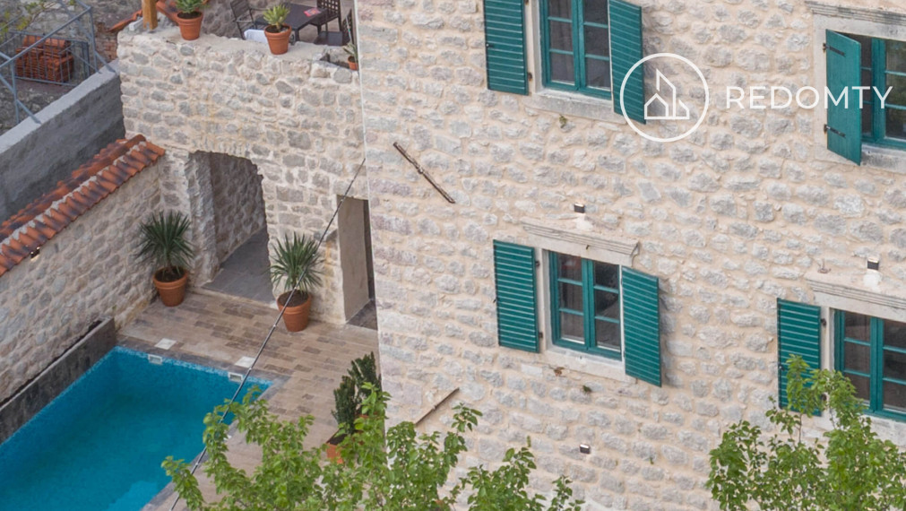 Mini hotel s bazénom Risan, Čierna Hora