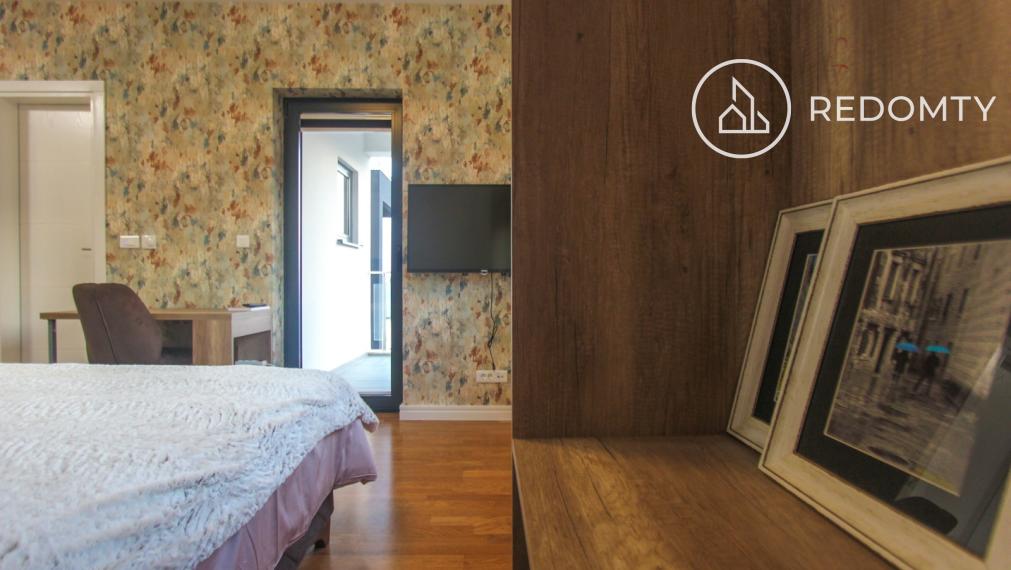 Predaj svetlého štúdia s výhľadom na more, Bečići, Čierna Hora