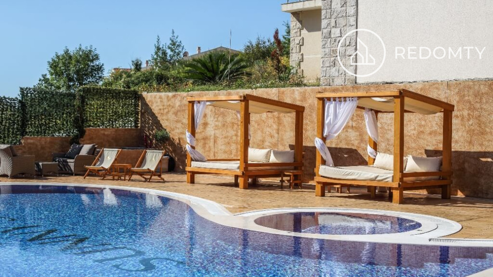 Predaj 1 izbový priestranný byt, Becici, Čierna Hora