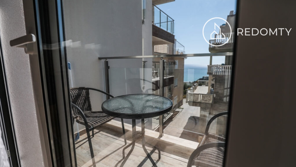 Predaj 1 izbový priestranný byt, Becici, Čierna Hora