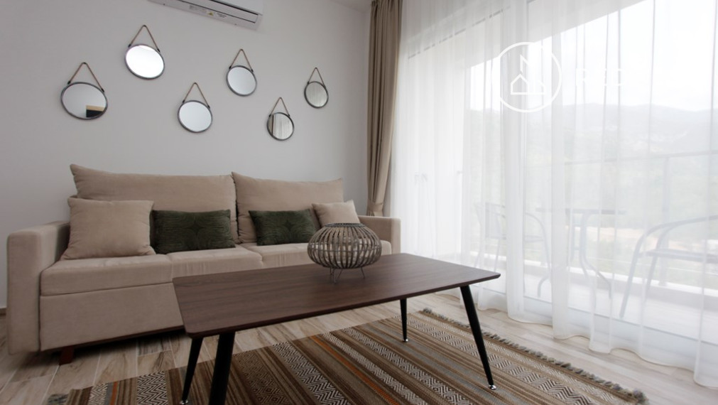 Predaj 1 izbový priestranný byt, Becici, Čierna Hora