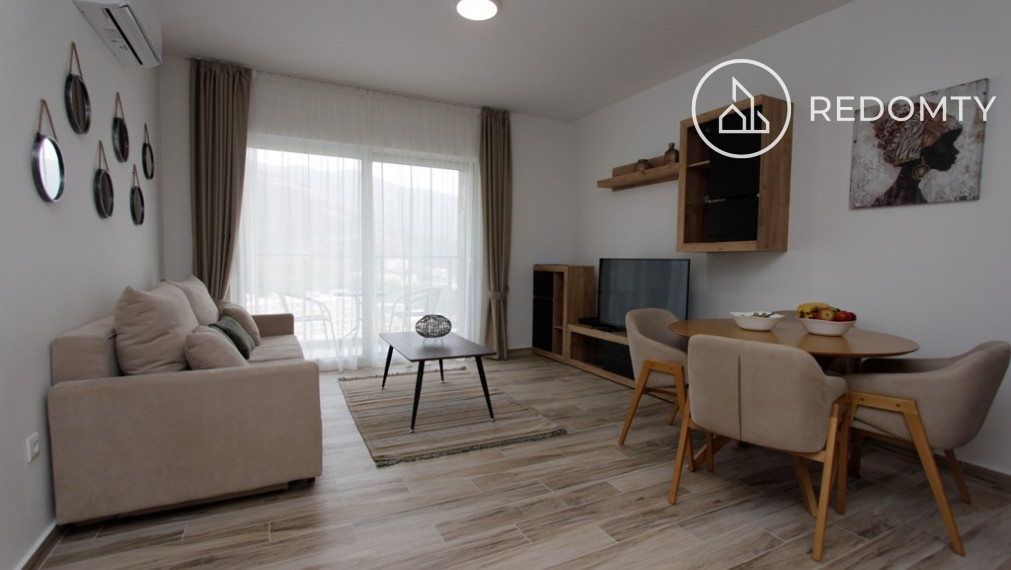 Predaj 1 izbový priestranný byt, Becici, Čierna Hora