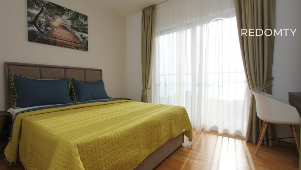 Predaj 1 izbový priestranný byt, Becici, Čierna Hora