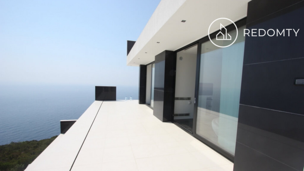 Exkluzívna vila s nádherným výhľadom na more v Krimovici, Čierna Hora