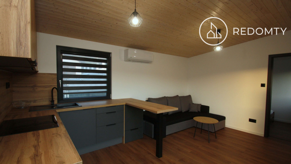 PRENAJATÉ Prenájom dreveného montovaného domu s vlastnou záhradou, 42 m2, Čierny Balog