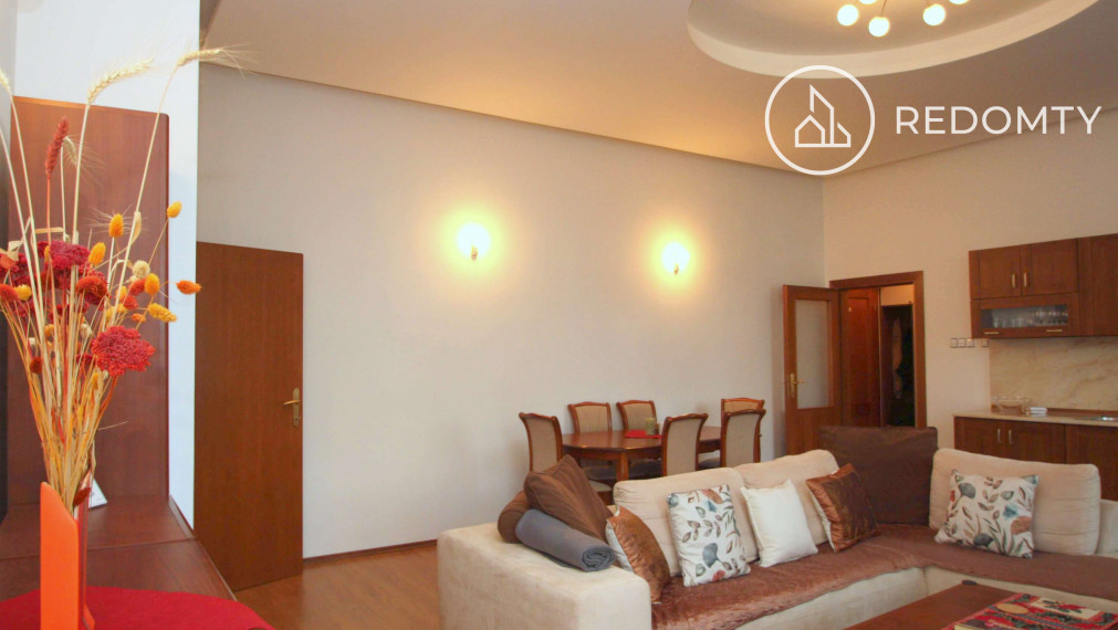 Predaj historickej budovy - Dom Módy na Nám. gen. M. R. Štefánika v Brezne