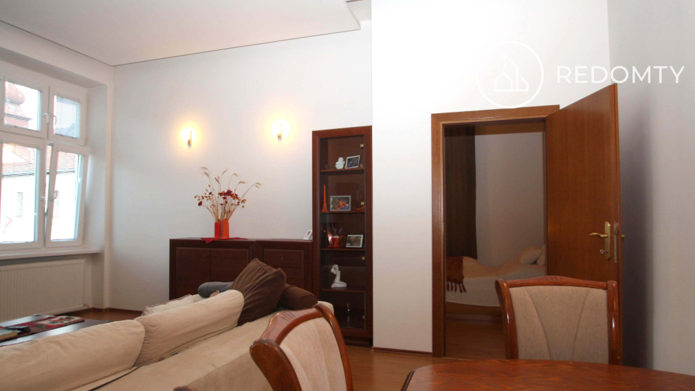 Predaj historickej budovy - Dom Módy na Nám. gen. M. R. Štefánika v Brezne