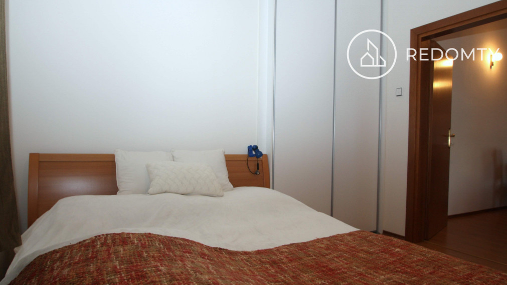 Predaj historickej budovy - Dom Módy na Nám. gen. M. R. Štefánika v Brezne