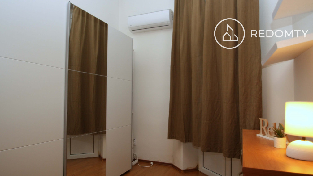 Predaj historickej budovy - Dom Módy na Nám. gen. M. R. Štefánika v Brezne