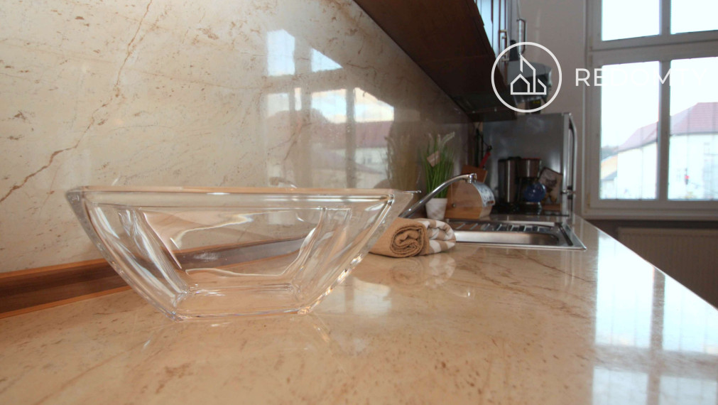 Predaj historickej budovy - Dom Módy na Nám. gen. M. R. Štefánika v Brezne