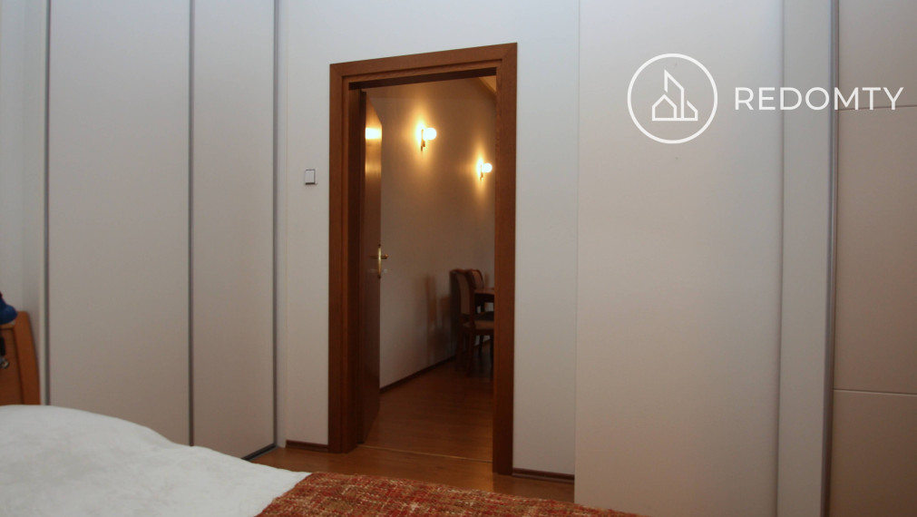 Predaj historickej budovy - Dom Módy na Nám. gen. M. R. Štefánika v Brezne