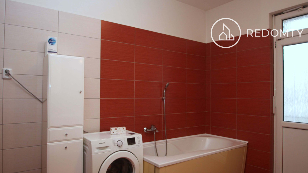 Predaj historickej budovy - Dom Módy na Nám. gen. M. R. Štefánika v Brezne