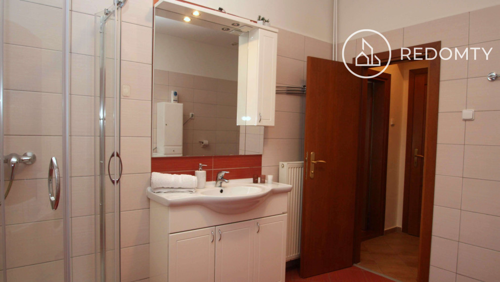 Predaj historickej budovy - Dom Módy na Nám. gen. M. R. Štefánika v Brezne