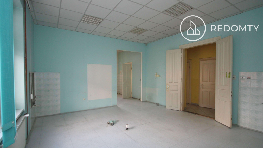 Predaj historickej budovy - Dom Módy na Nám. gen. M. R. Štefánika v Brezne