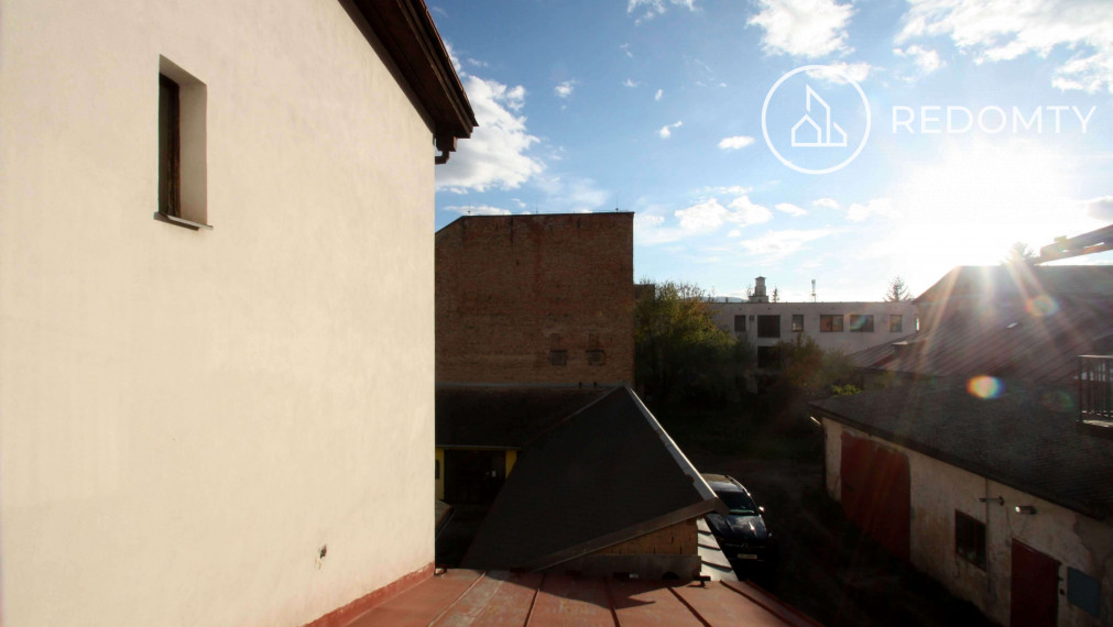 Predaj historickej budovy - Dom Módy na Nám. gen. M. R. Štefánika v Brezne