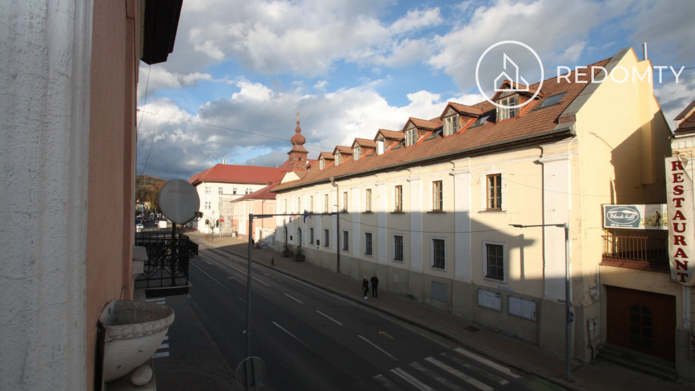 Predaj historickej budovy - Dom Módy na Nám. gen. M. R. Štefánika v Brezne