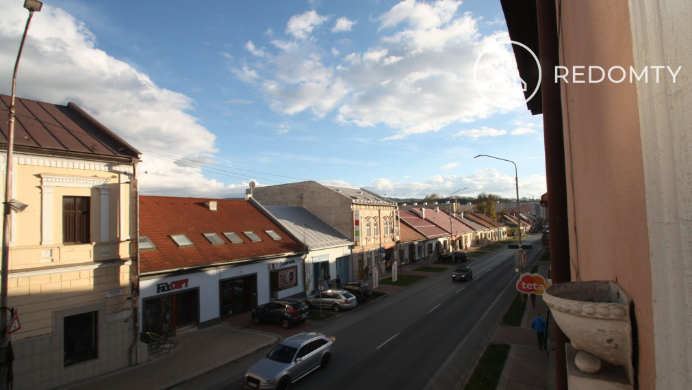 Predaj historickej budovy - Dom Módy na Nám. gen. M. R. Štefánika v Brezne