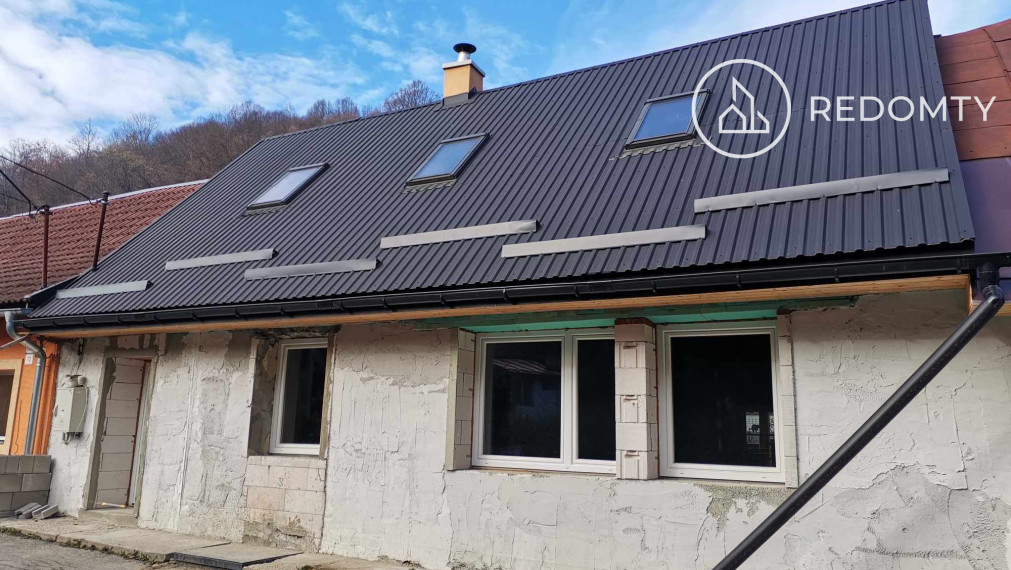 Na predaj rodinný dom v obci Hronec po rozsiahlej rekonštrukcii