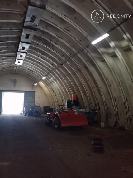 Prenájom haly 55 x 13 m, Brezno