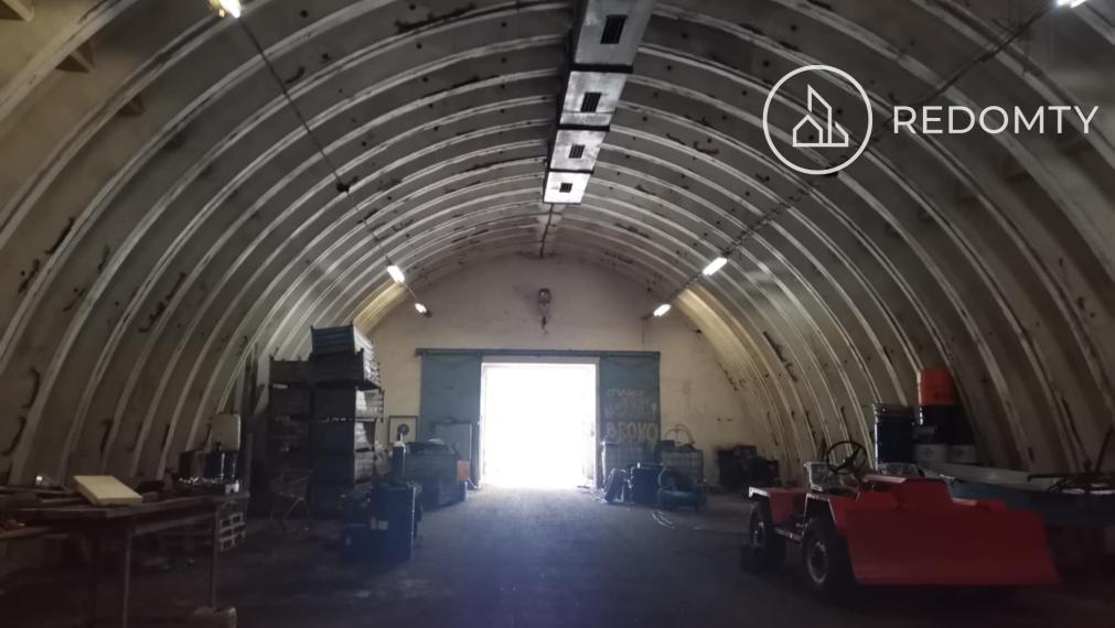 Prenájom haly 55 x 13 m, Brezno