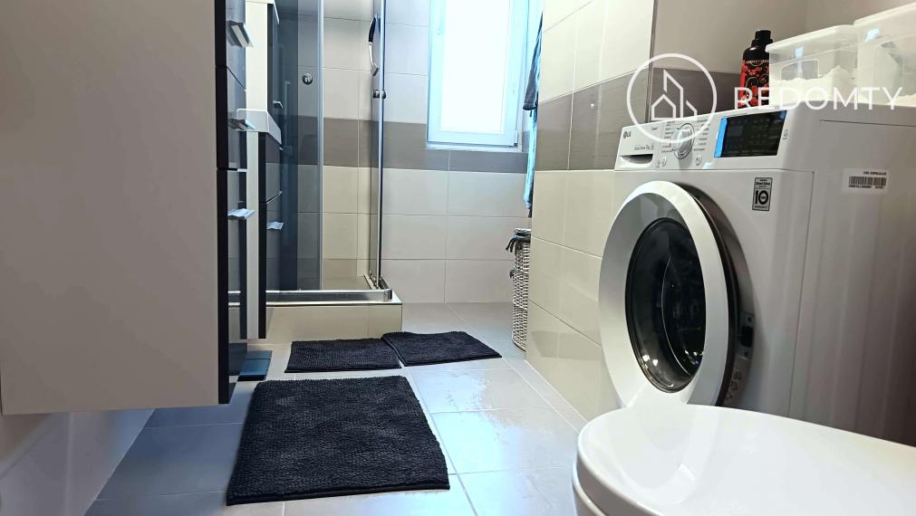 Predaj 2 izbového zrekonštruovaného zariadeného tehlového bytu, Dolná Lehota, na krok od Krpáčova