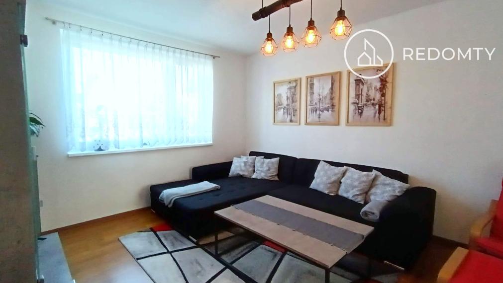 Predaj 2 izbového zrekonštruovaného zariadeného tehlového bytu, Dolná Lehota, na krok od Krpáčova