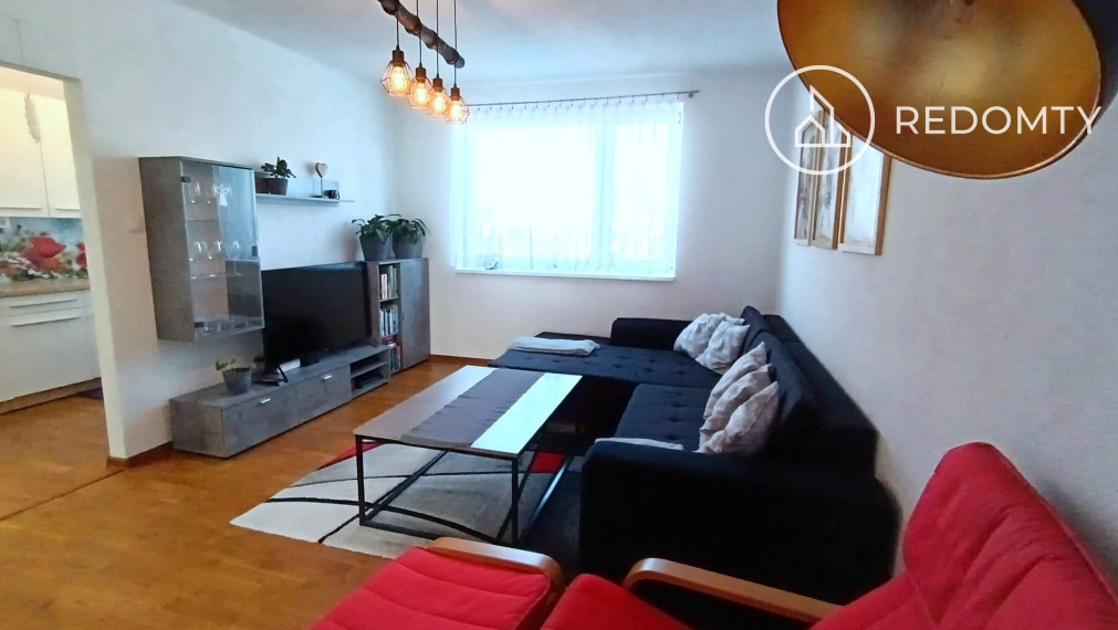 Predaj 2 izbového zrekonštruovaného zariadeného tehlového bytu, Dolná Lehota, na krok od Krpáčova