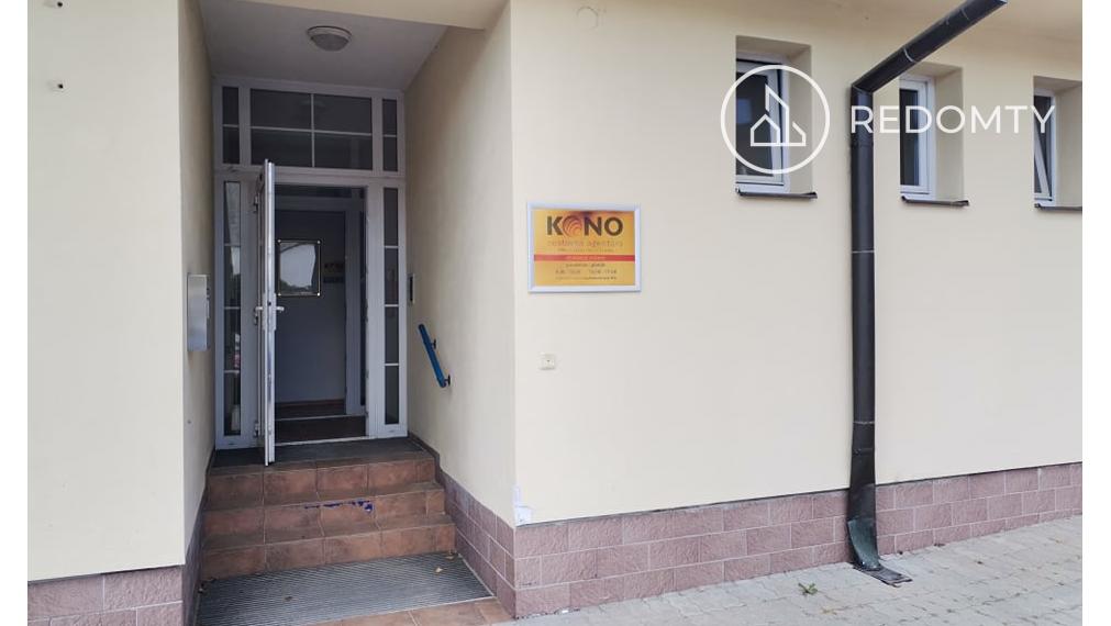 PRENAJATÉ Komerčný priestor 20 m2, v pasáží nám. M. R. Štefánika, Brezno s parkovacím miestom