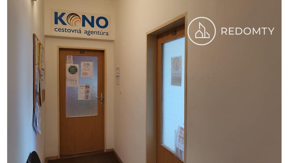 PRENAJATÉ Komerčný priestor 20 m2, v pasáží nám. M. R. Štefánika, Brezno s parkovacím miestom