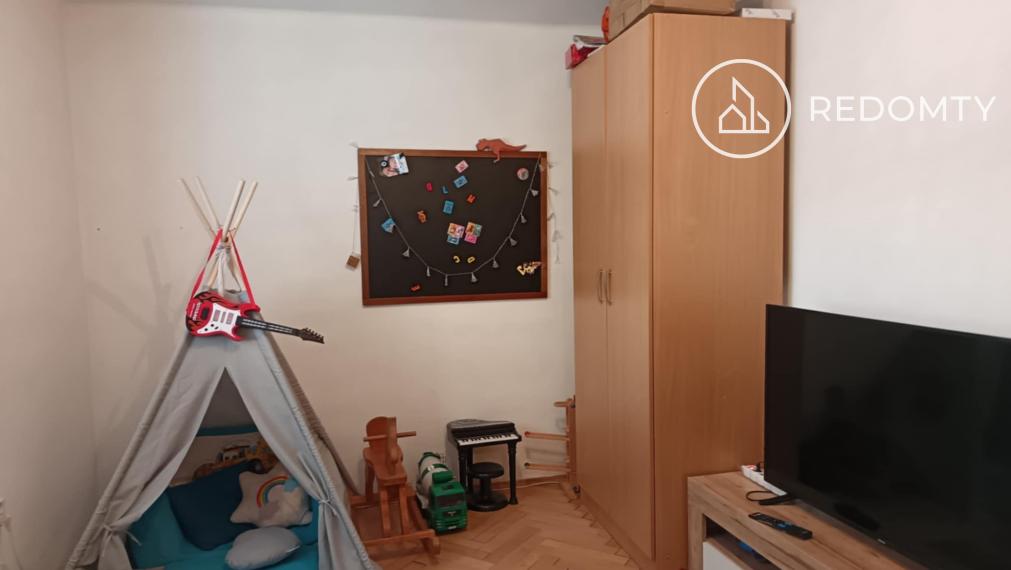 REZERVOVANÉ Predaj 3 izbový tehlový byt s balkónom, 78 m2 centrum Brezno