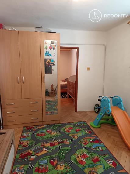REZERVOVANÉ Predaj 3 izbový tehlový byt s balkónom, 78 m2 centrum Brezno