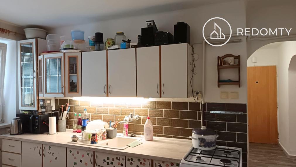 REZERVOVANÉ Predaj 3 izbový tehlový byt s balkónom, 78 m2 centrum Brezno