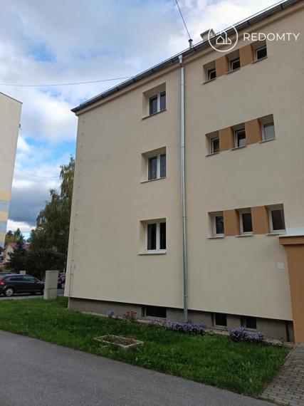 REZERVOVANÉ Predaj 3 izbový tehlový byt s balkónom, 78 m2 centrum Brezno