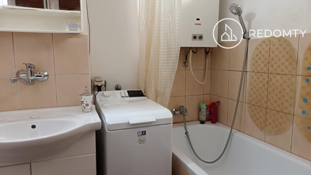 REZERVOVANÉ Predaj 3 izbový tehlový byt s balkónom, 78 m2 centrum Brezno