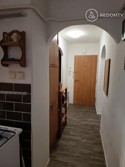 REZERVOVANÉ Predaj 3 izbový tehlový byt s balkónom, 78 m2 centrum Brezno