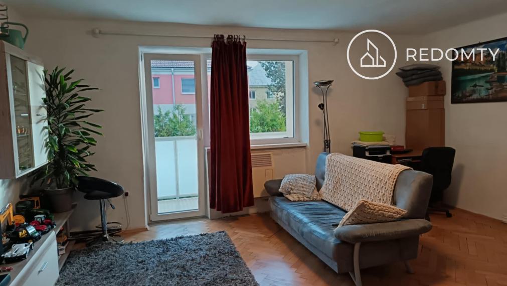 REZERVOVANÉ Predaj 3 izbový tehlový byt s balkónom, 78 m2 centrum Brezno