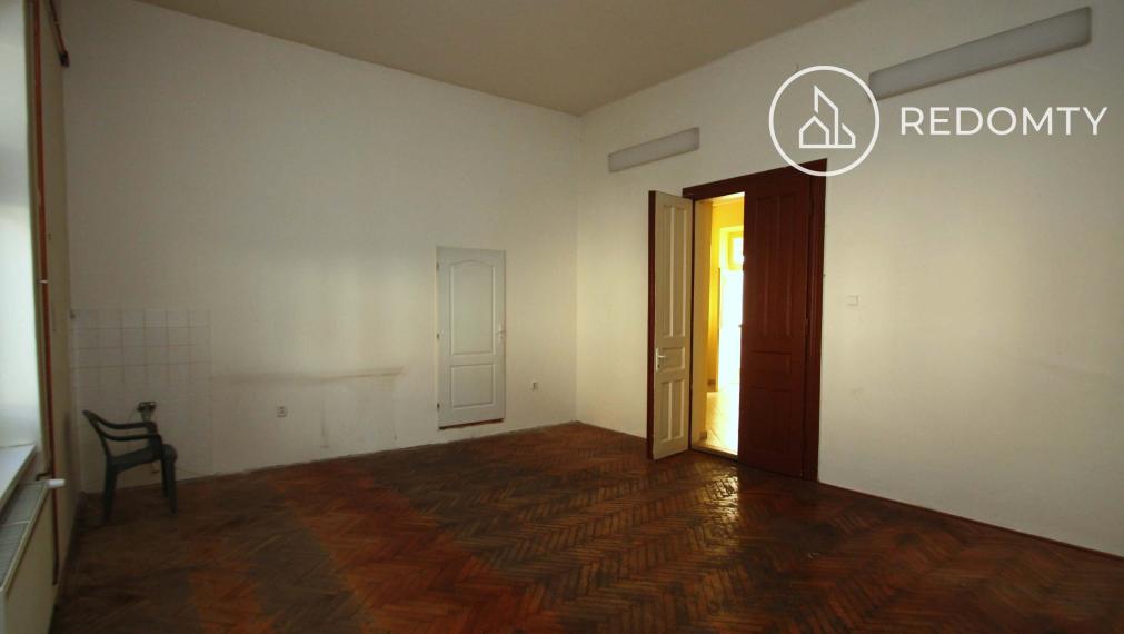 Prenájom priestorov  na 1. poschodí Dom Módy na Nám. gen. M. R. Štefánika v Brezne