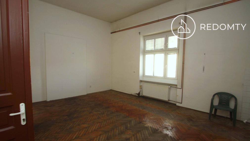 Prenájom priestorov  na 1. poschodí Dom Módy na Nám. gen. M. R. Štefánika v Brezne