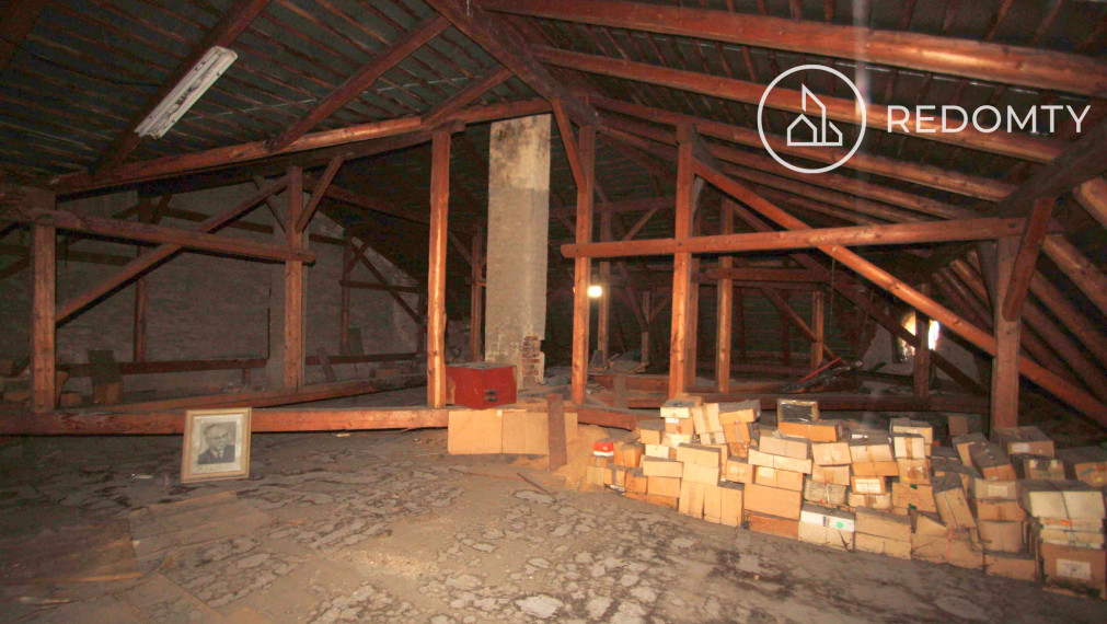 Prenájom priestorov  na 1. poschodí Dom Módy na Nám. gen. M. R. Štefánika v Brezne