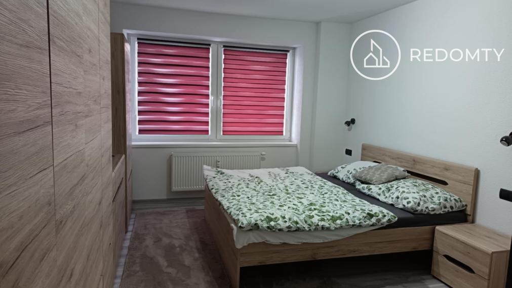 Prenájom 2 izbového zrekonštruovaného zariadeného bytu, Valaská