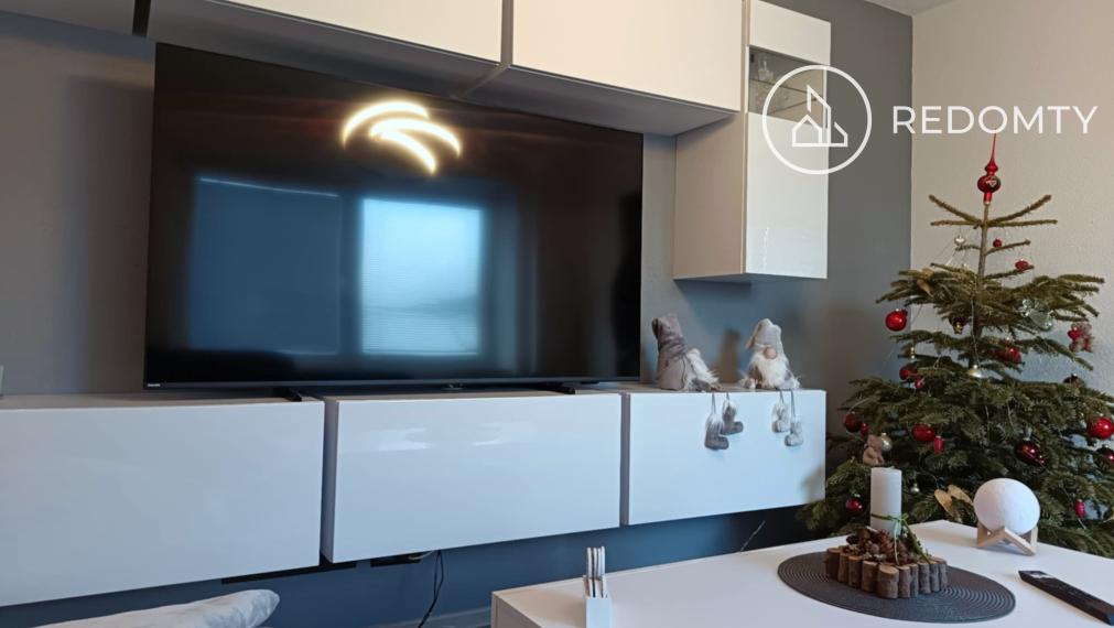 Prenájom 2 izbového zrekonštruovaného zariadeného bytu, Valaská