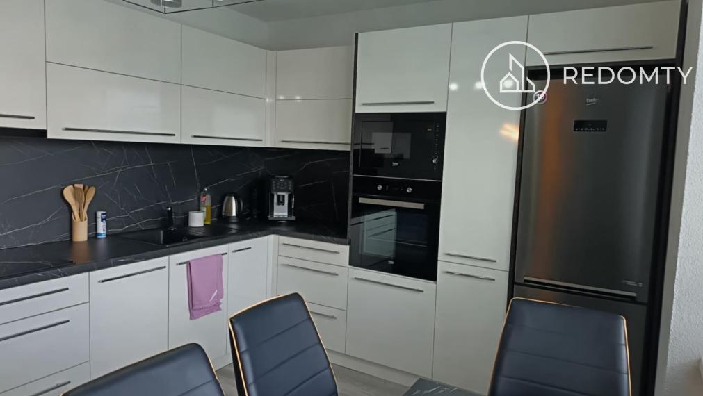 Prenájom 2 izbového zrekonštruovaného zariadeného bytu, Valaská