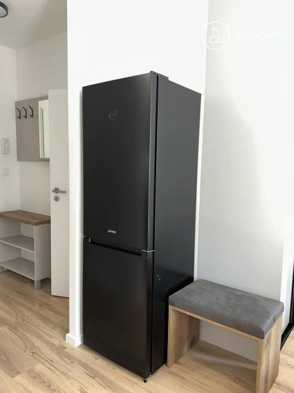 Na prenájom 1 izbový zariadený byt s parkovacím miestom, Kasárne, Brezno