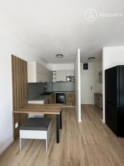 Na prenájom 1 izbový zariadený byt s parkovacím miestom, Kasárne, Brezno